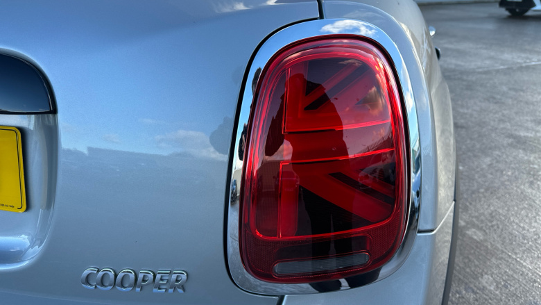 MINI Hatchback 1.5 Cooper Classic 5dr Petrol Hatchback